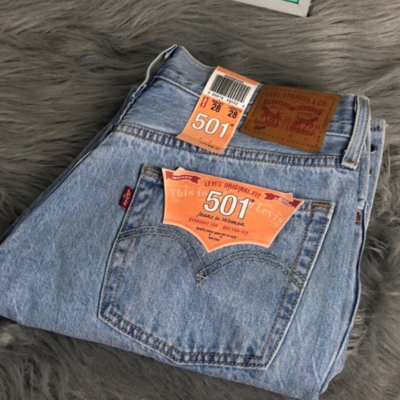 Levi’s 501’s Cropped Jeans Grommet Side Detail NWT - Picture 8 of 8